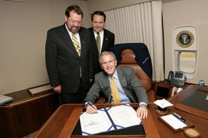 100-0708bushnews.jpg