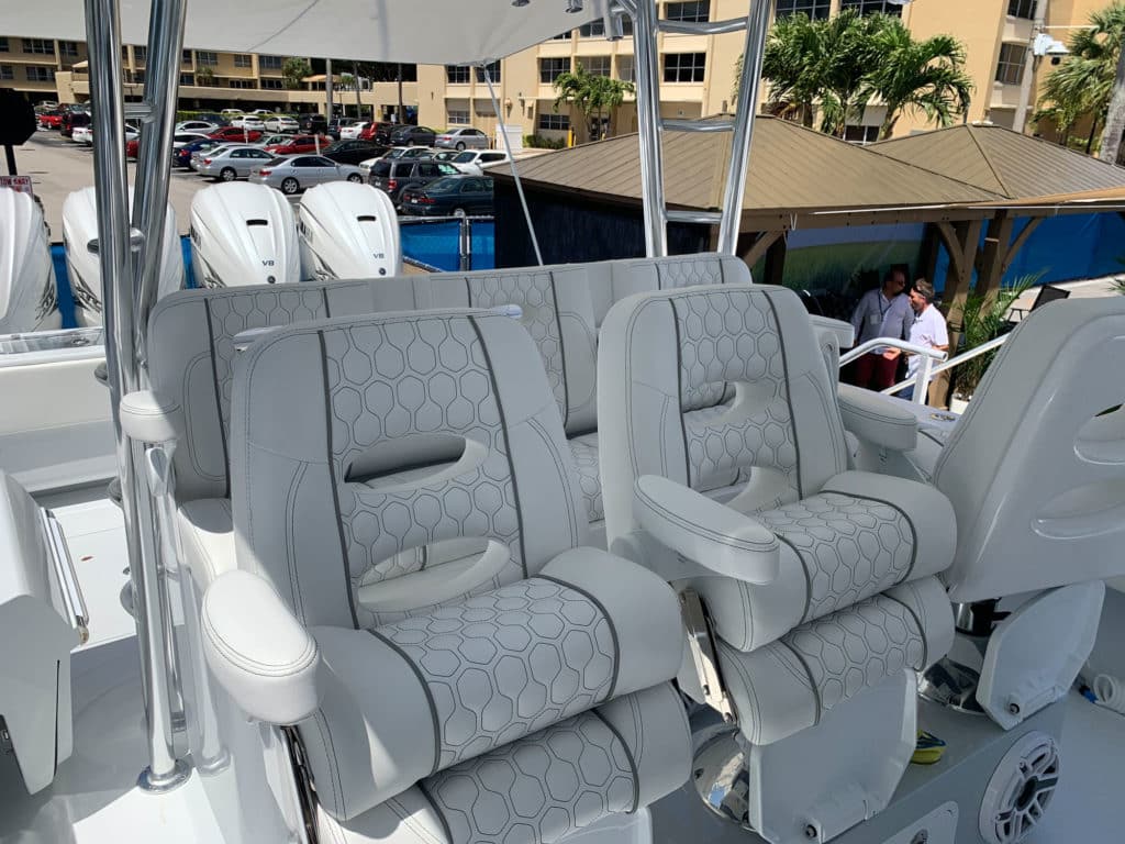 Contender 44CB helm seating