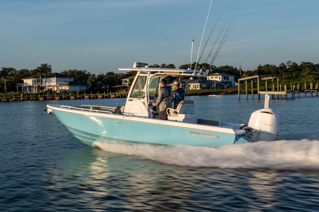 Everglades 253cc running in the river