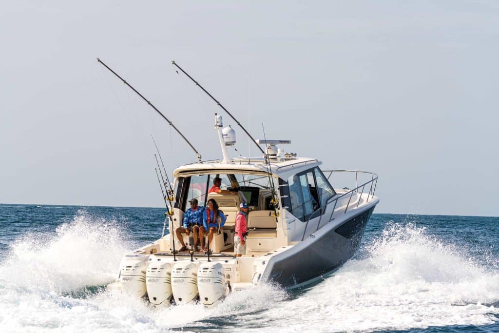 Boston Whaler 405 Conquest running through the swells