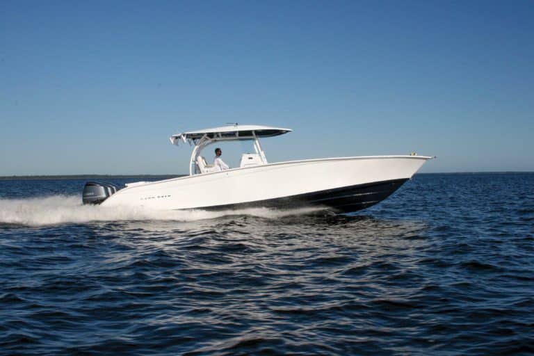 Cape Horn 36XS running offshore for fishing