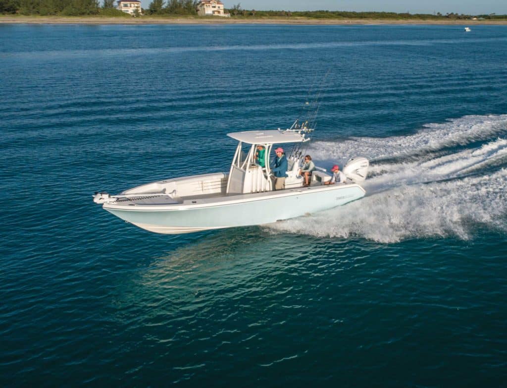 Pathfinder 2700 running inshore