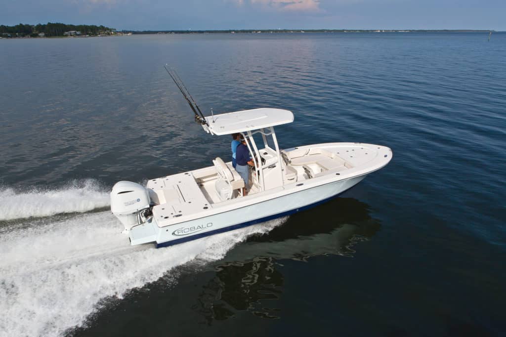 Robalo R246 Cayman around islands