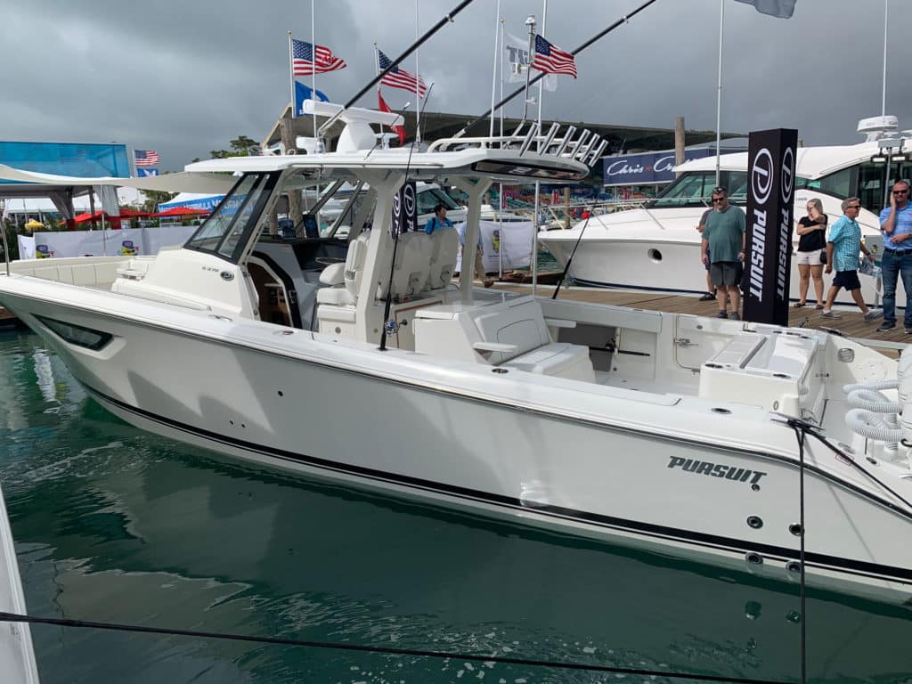 Pursuit S 378 Sport in the water at Miami
