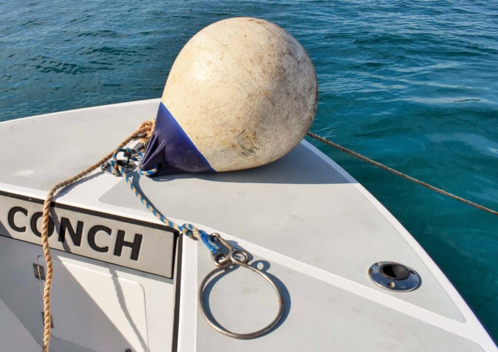 Anchor-release buoy at the bow