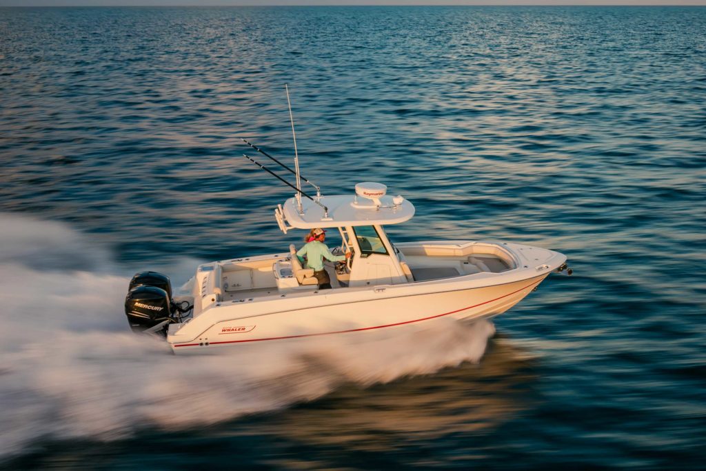 Boston Whaler 280 Outrage out in the ocean