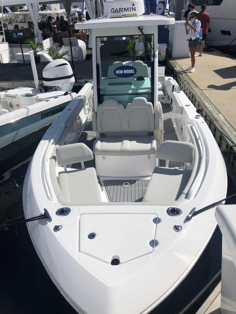 Everglades 235CC at the docks in Fort Lauderdale