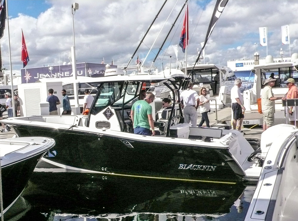 Blackfin 272 Center Console