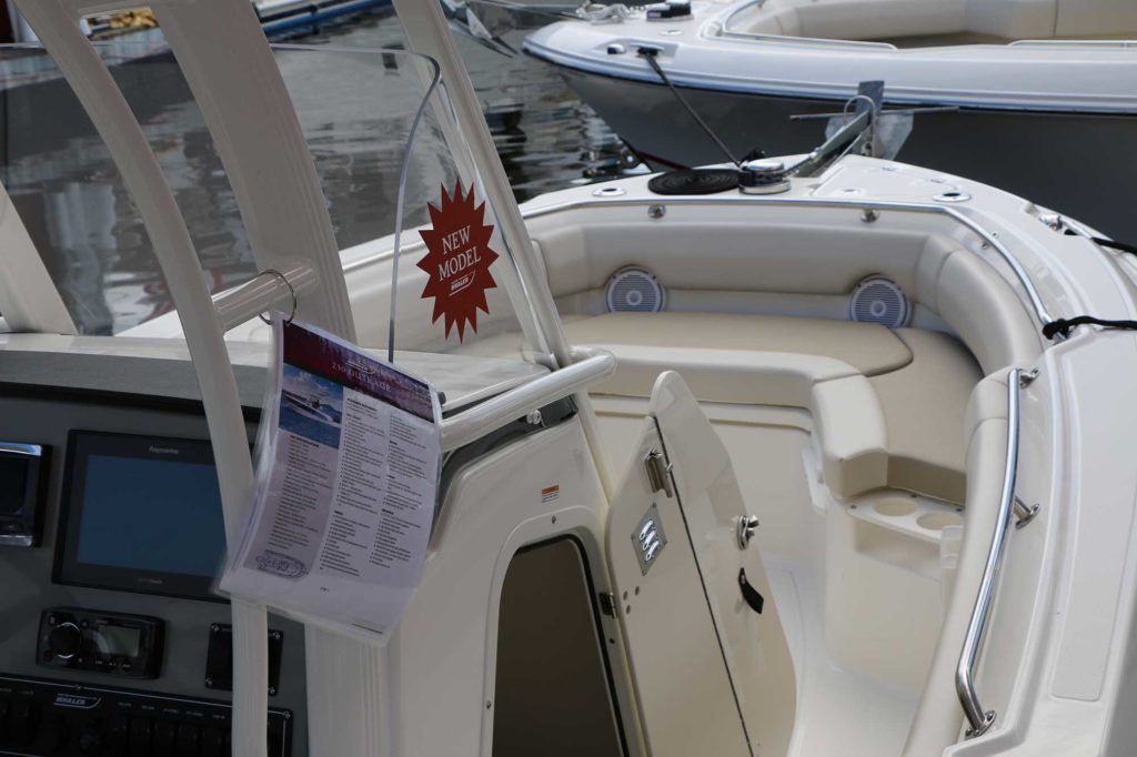 Boston Whaler 230 Outrage