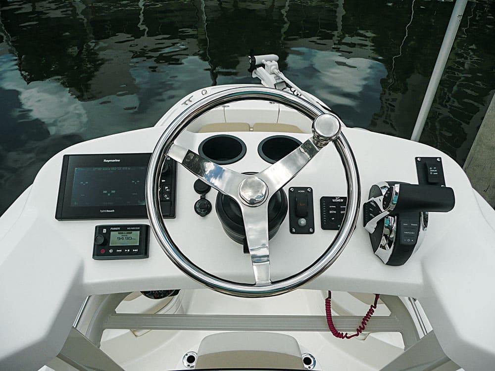 Boston Whaler 240 Dauntless Pro Boat Review