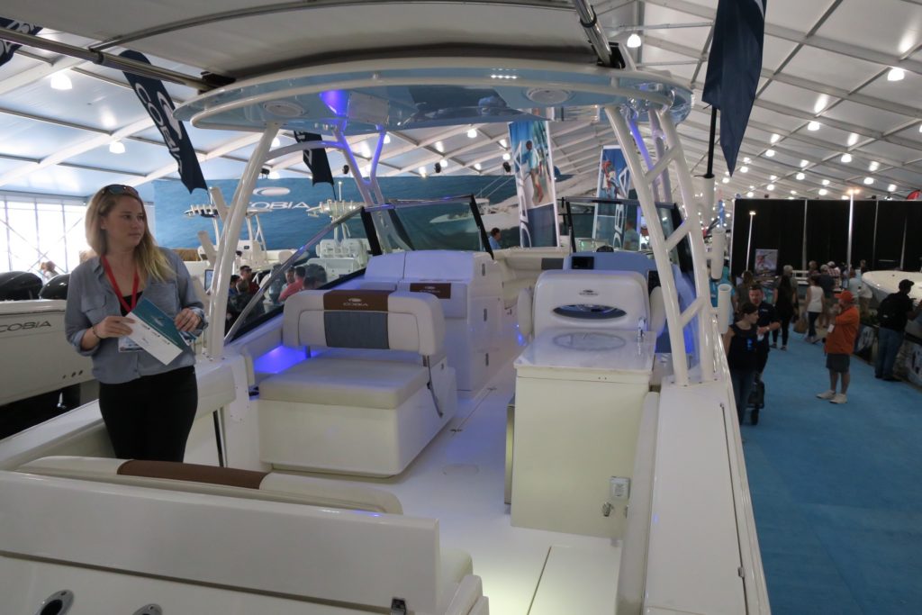 Cobia 280 Dual Console