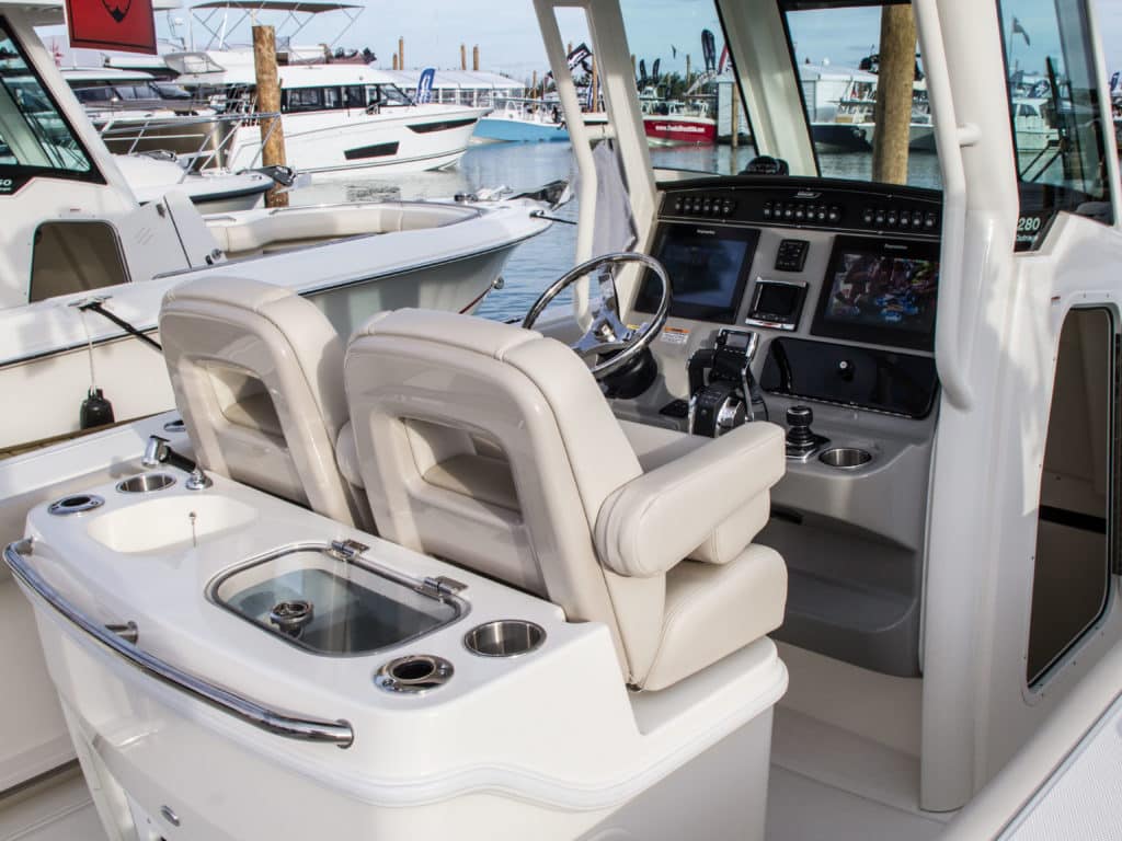 Boston Whaler's 280 Outrage