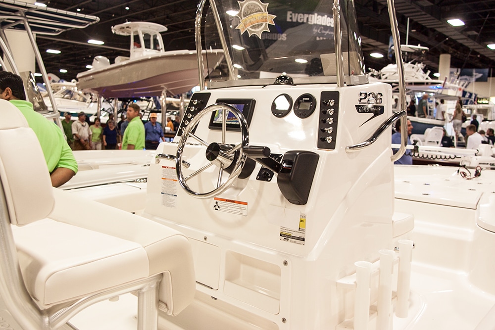 Robalo 226 - Ft. Lauderdale Boat Show - 2
