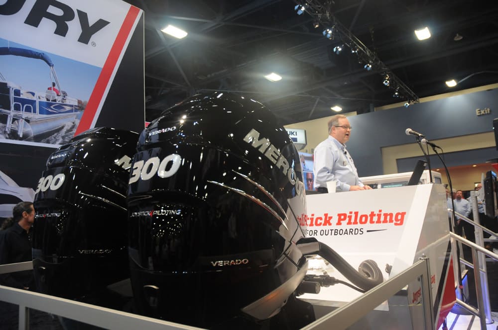 miami-boat-show-2013-engines02.jpg