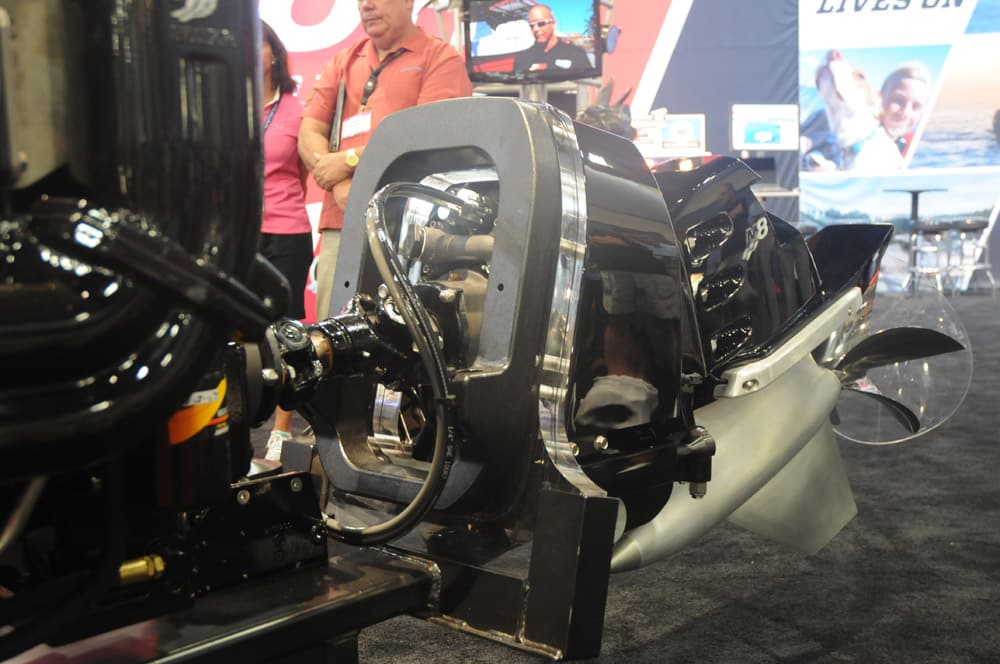 miami-boat-show-2013-engines06.jpg