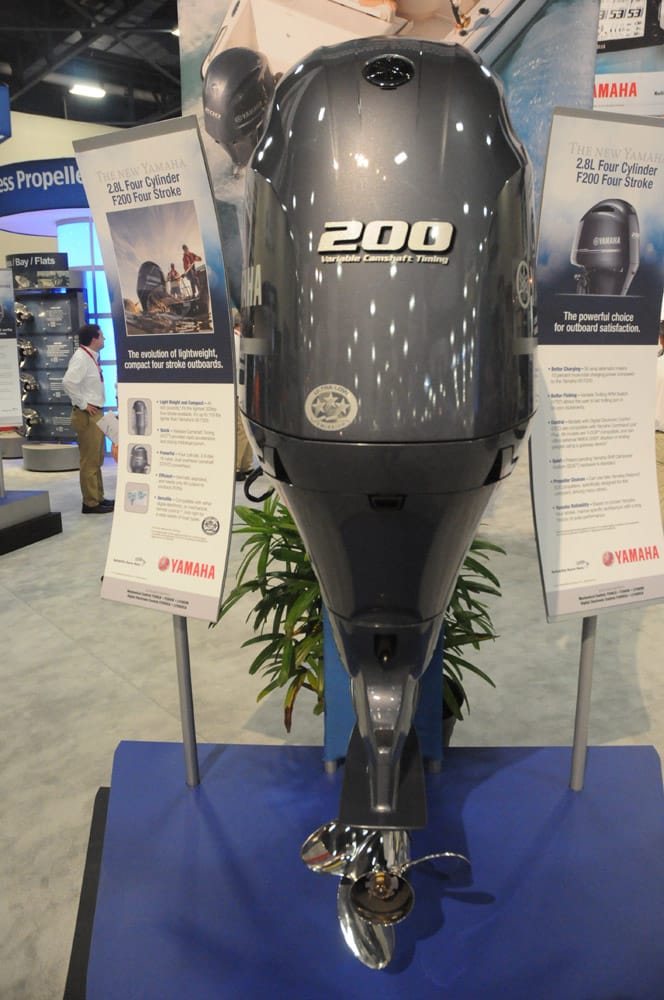 miami-boat-show-2013-engines11.jpg