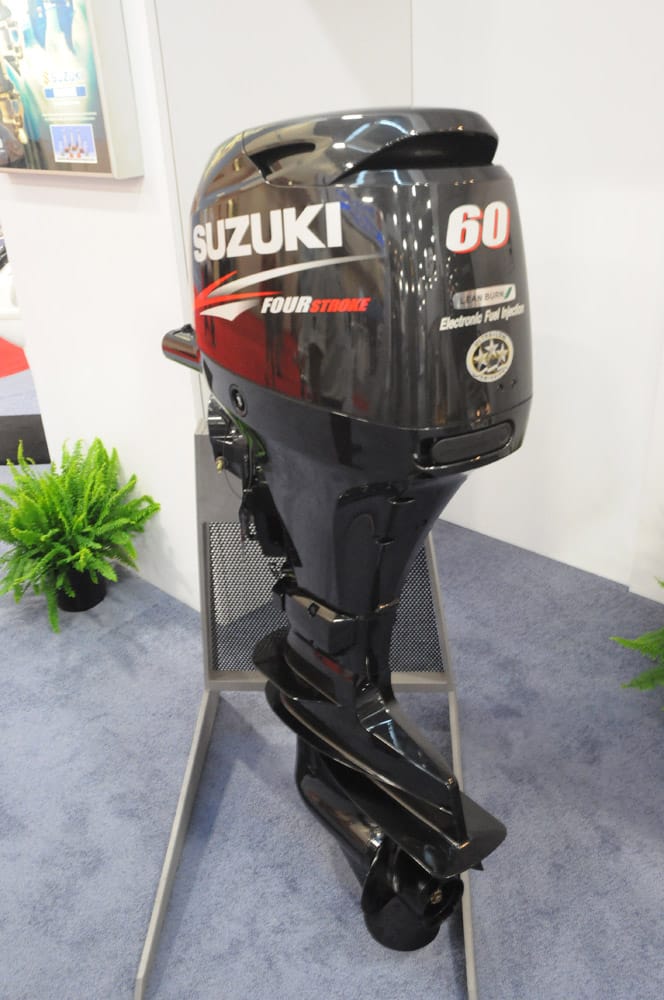 miami-boat-show-2013-engines27.jpg