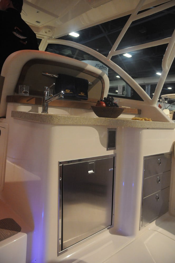 miami-boat-show-2013-offshore-03.jpg