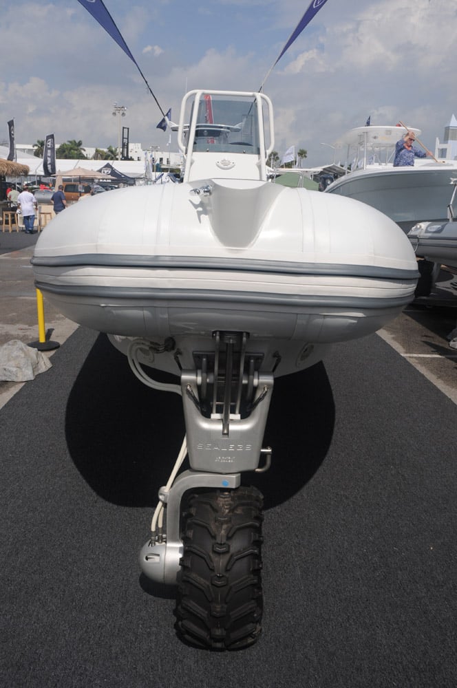 miami-boat-show-2013-pics-57.jpg