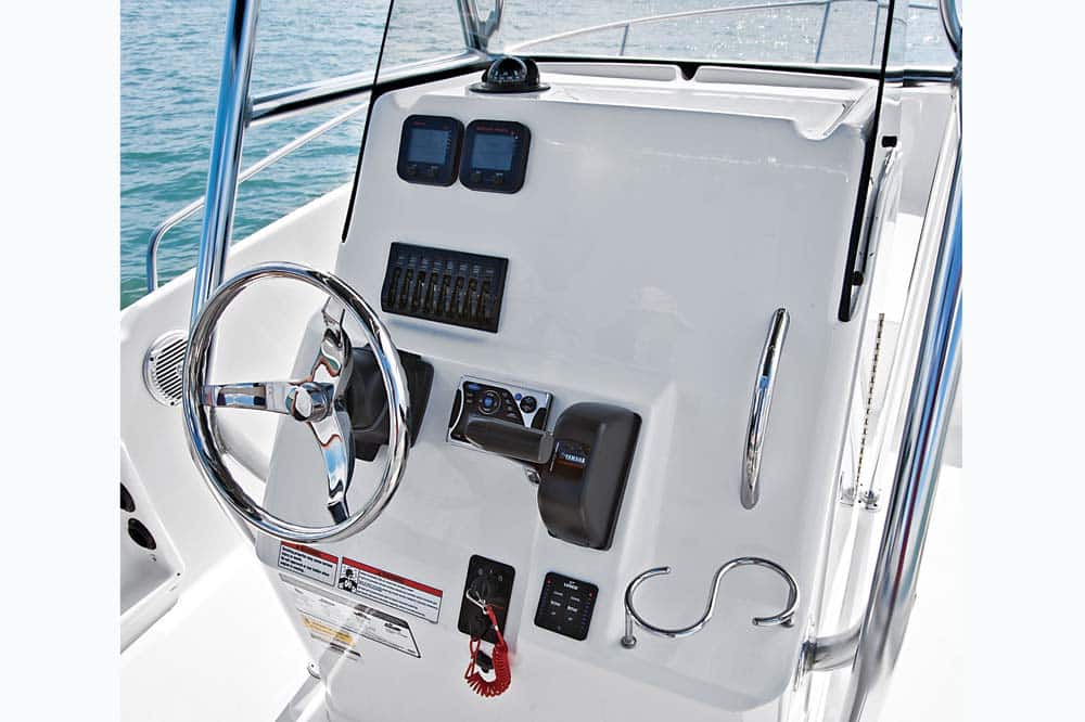 pursuit-c200-helm.jpg