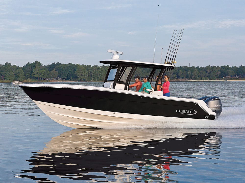 Top new boats of 2017 - Robalo R302