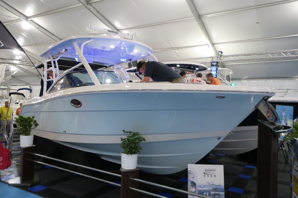 Robalo R317