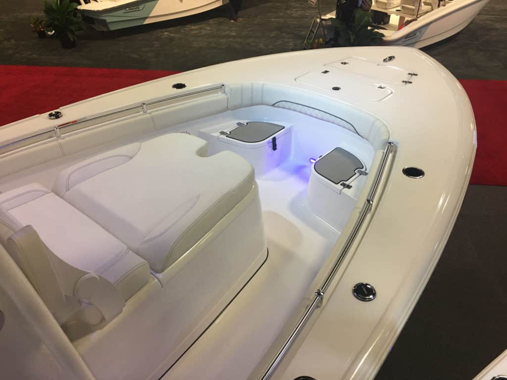 Sportsman Masters 2670E Bay bow seating