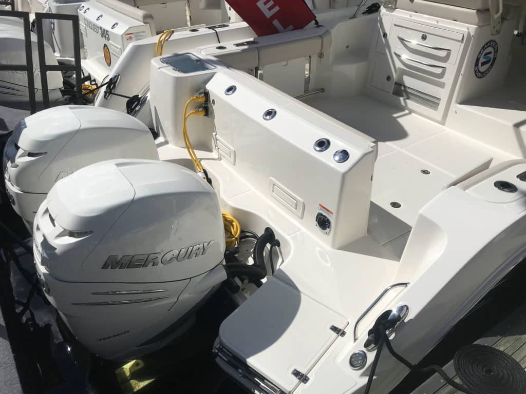 Boston Whaler 325 Conquest engines