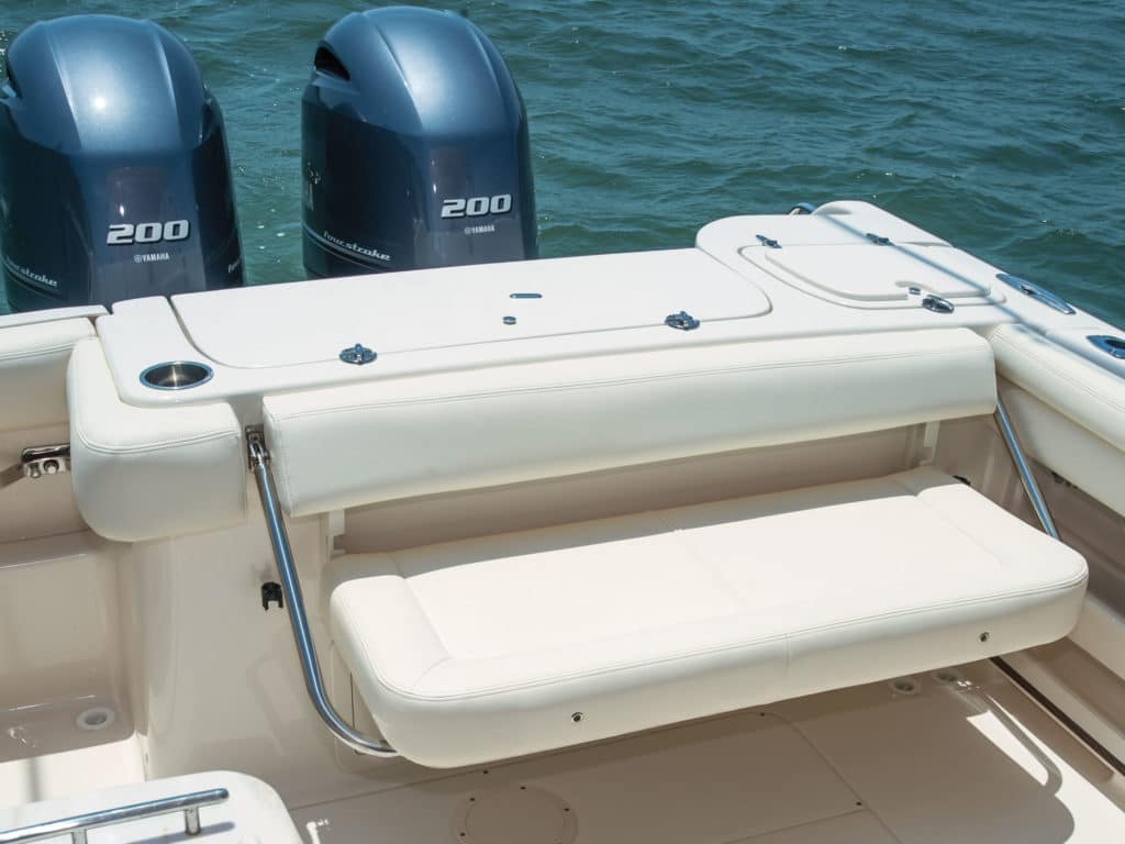 Grady-White Freedom 275 transom