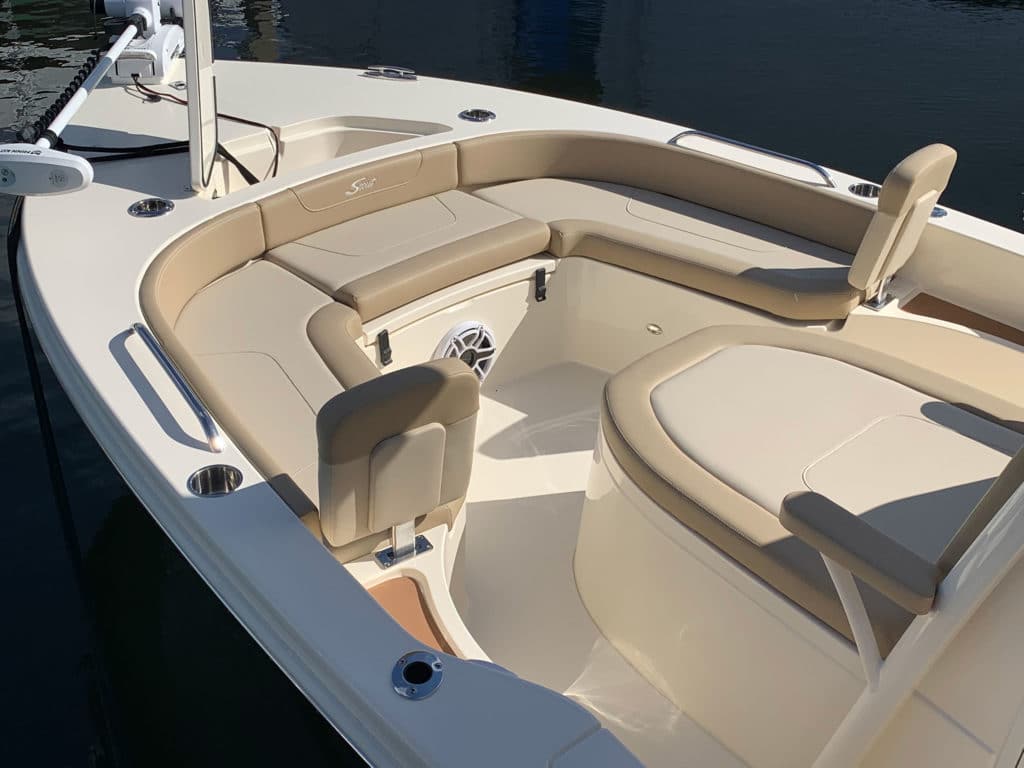Scout 231 XSB bow seating