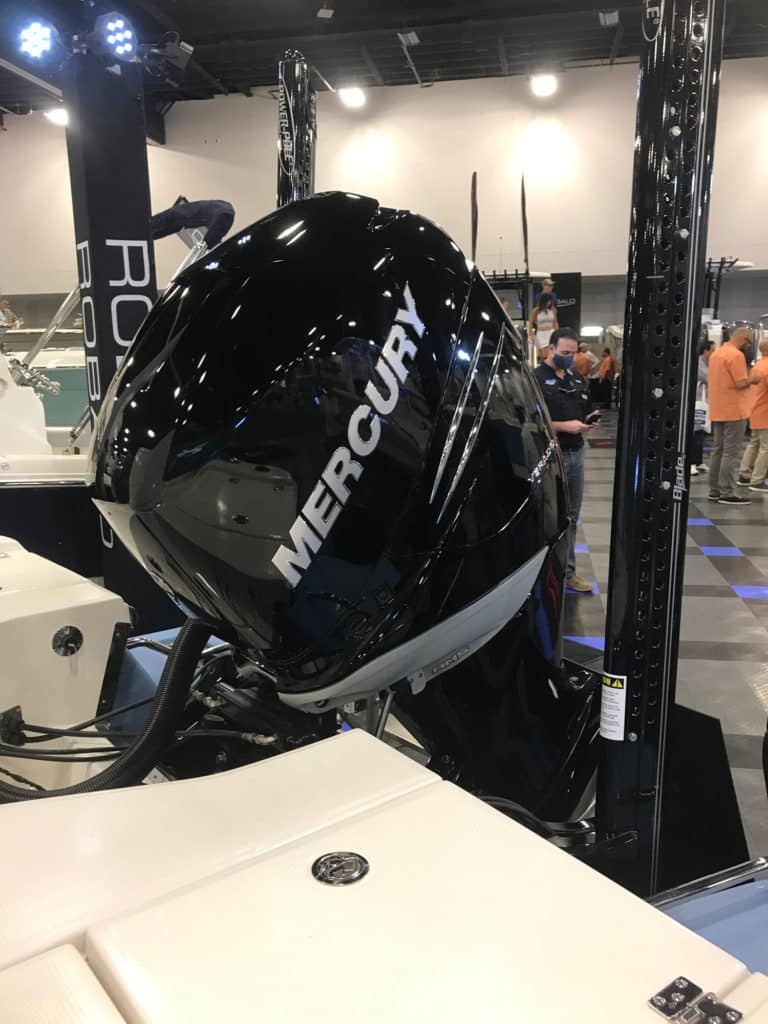 Robalo 266 Cayman outboard
