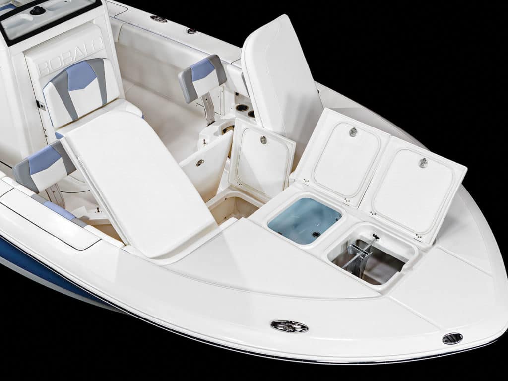 Robalo 266 Cayman bow storage