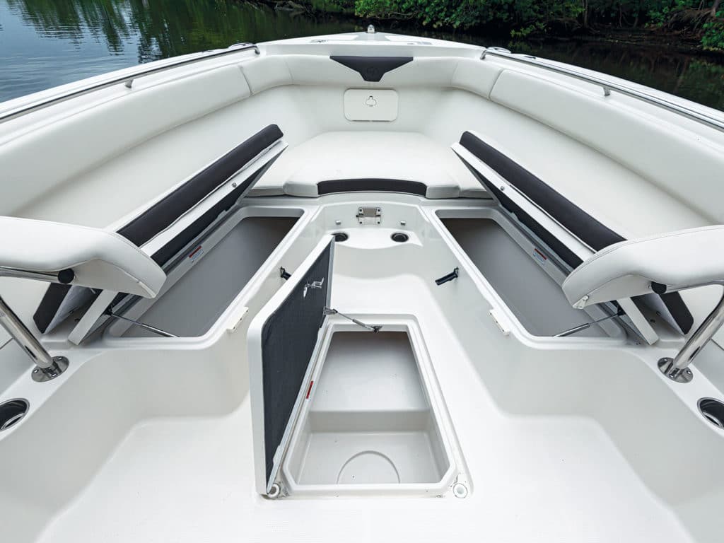 Sailfish 320 CC bow seating