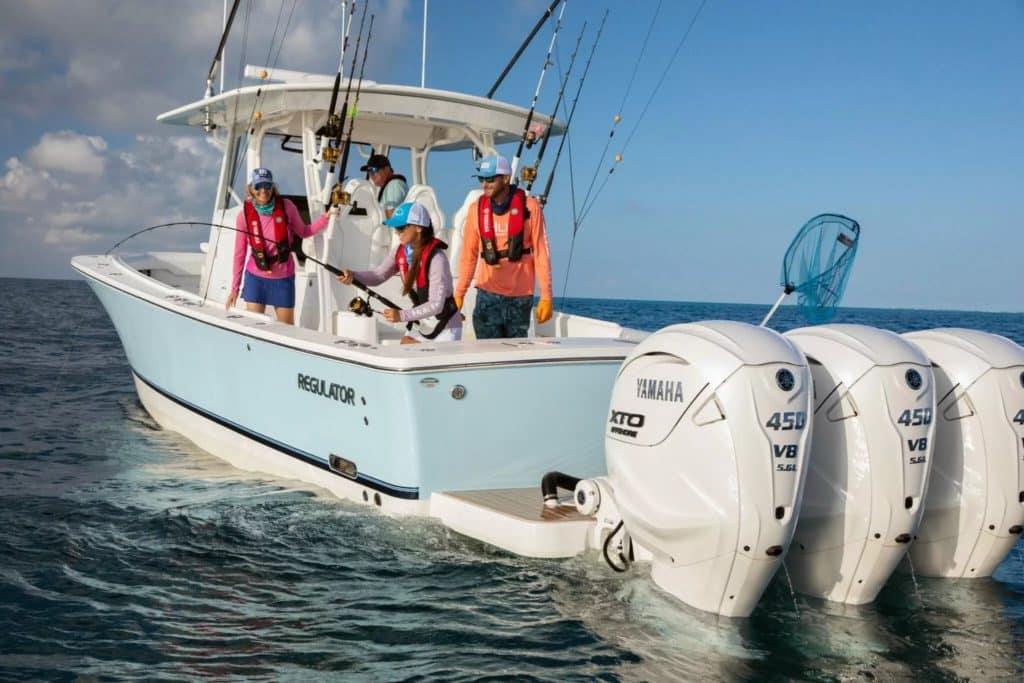 Yamaha XTO Offshore 450 on Regulator boat