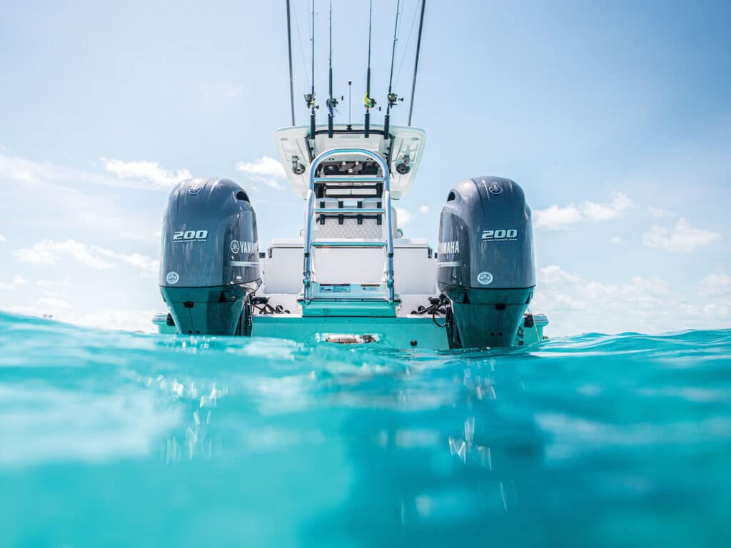 Aft platform for fishing