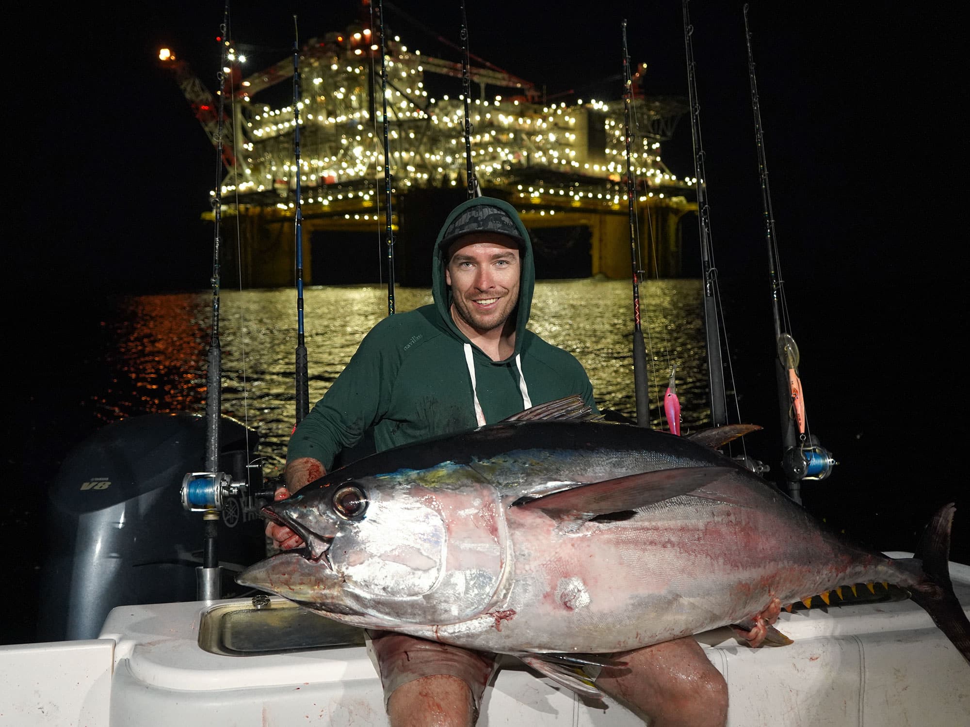 Battling Tuna Around Oil Rigs in the Gulf of Mexico