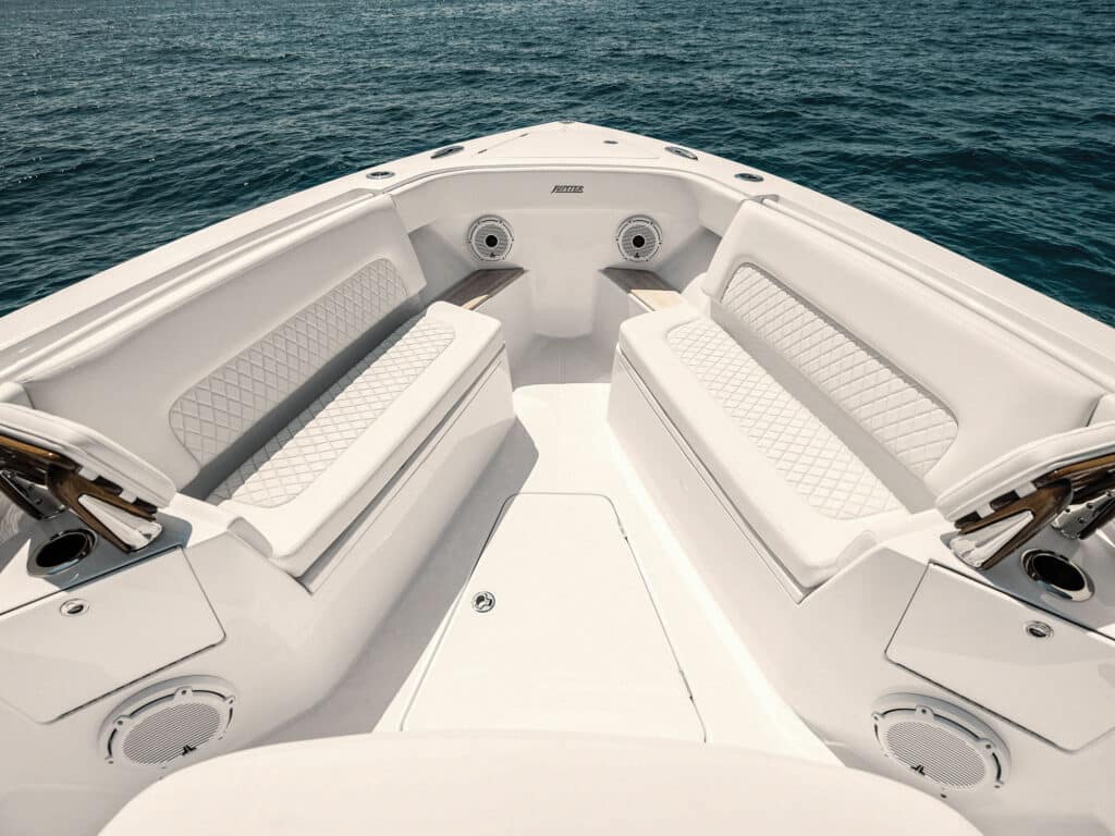 Jupiter 40 bow seating