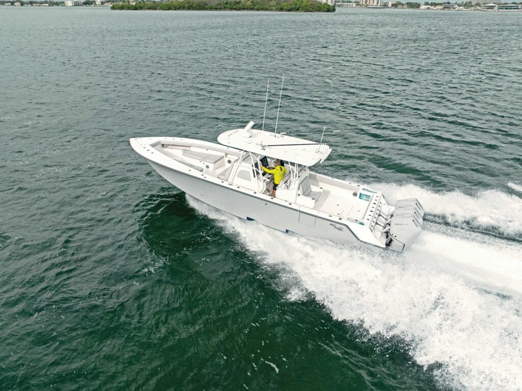 SeaVee 400Z running in the river