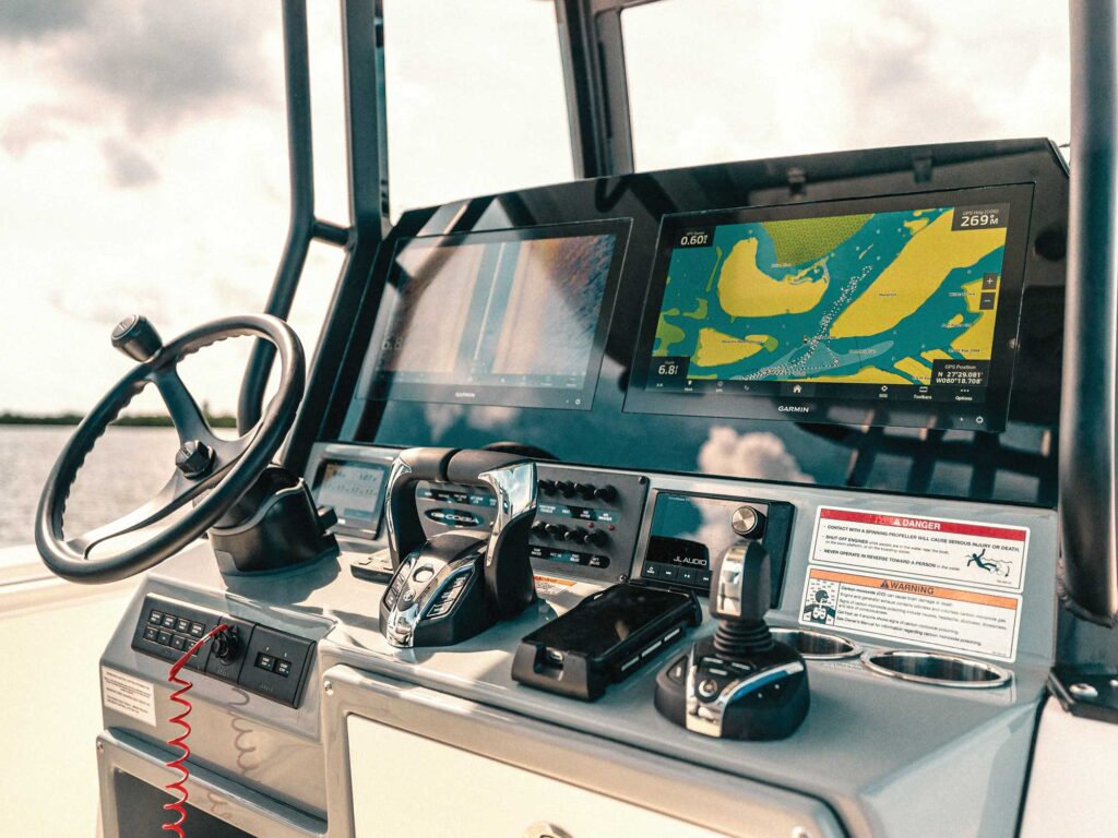Cobia 285 Open helm