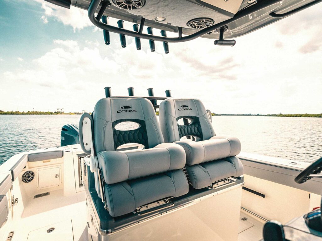 Cobia 286 Open helm seating