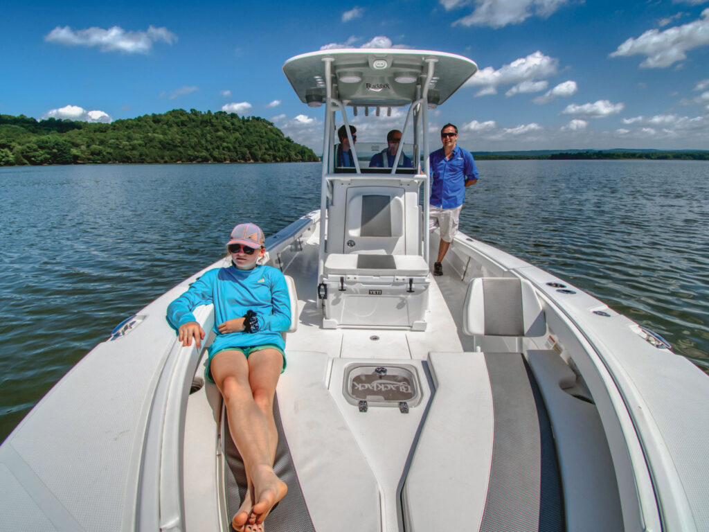BlackJack 256 Bay bow seating