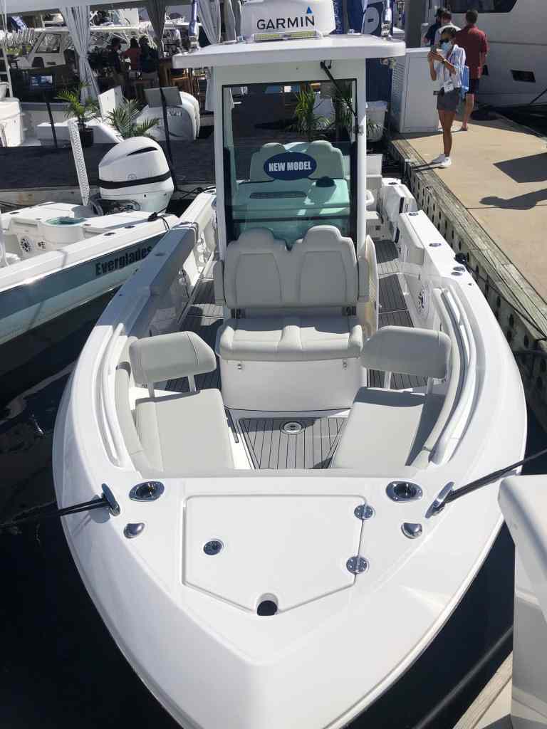 Everglades 235CC at the docks in Fort Lauderdale