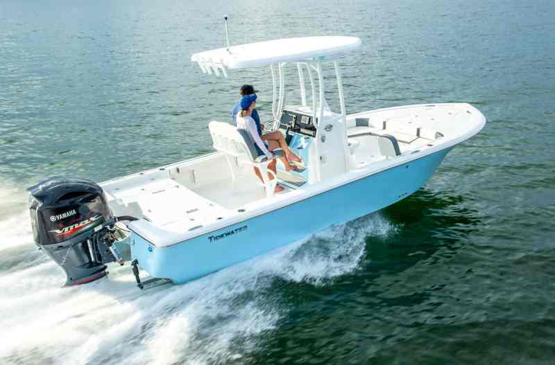 Tidewater 2300 Carolina Bay day cruising