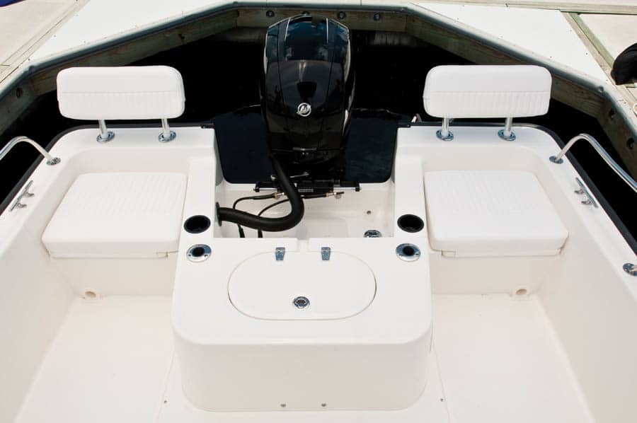 boston whaler 210_10.jpg