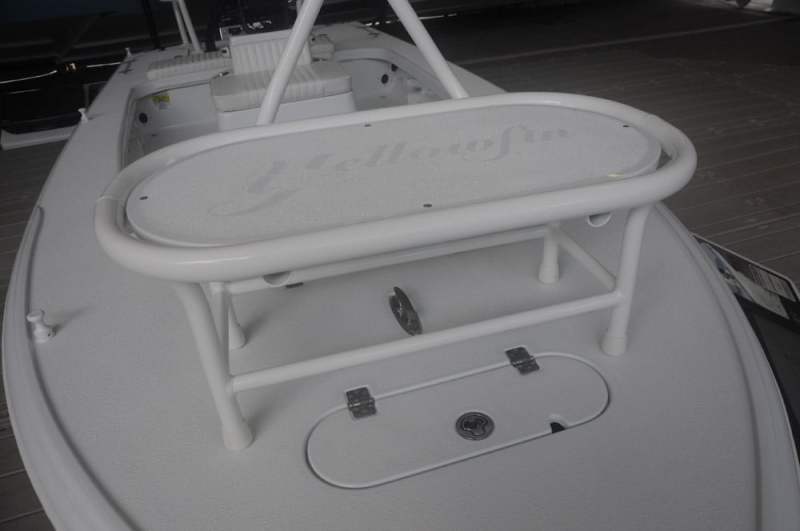 miami-boat-show-2013-inshore-15.jpg