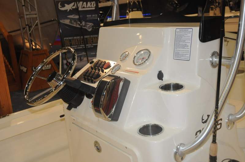 miami-boat-show-2013-inshore-33.jpg