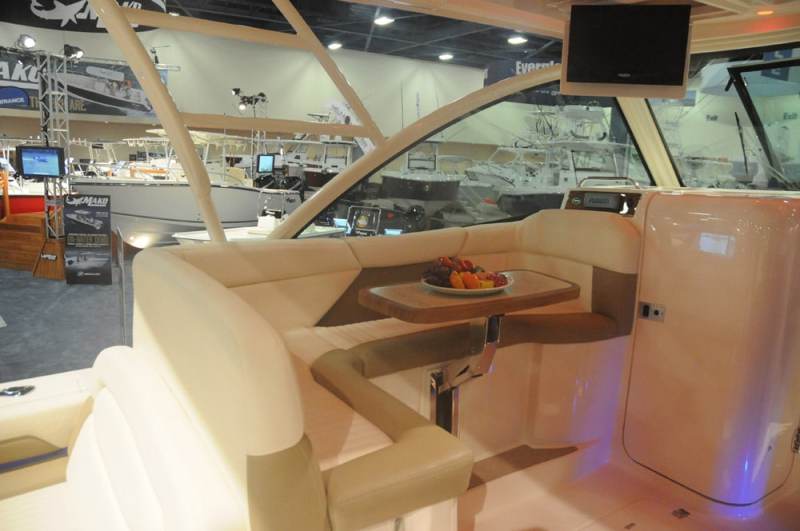miami-boat-show-2013-offshore-05.jpg