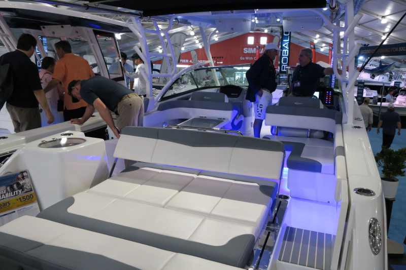 Robalo R317