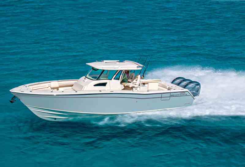 Canyon 376 in the blue ocean