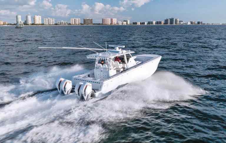 Barker 40 HPC gliding over waves